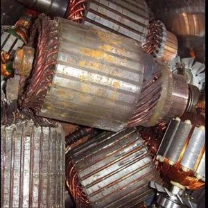 Motores Eléctricos Desechados en un Almacén de Reciclaje de Metales, Chatarra de Motores Eléctricos Disponible en Stock, Entrega Rápida, Listo para Enviar - Product Image 1