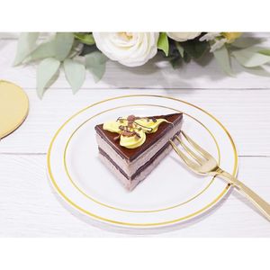 Platos Desechables de Plástico Dorado de Primera Calidad, Paquete de 100 Unidades, 6.25 Pulgadas, Borde Dorado Blanco, para Ensaladas, Postres, Aperitivos, Pequeños Pasteles - Product Image 4