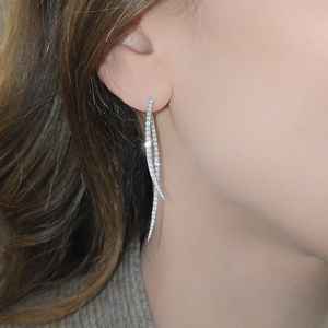 Boucles d'oreilles longues à double rangée de moissanite taille ronde, en argent 925, bijoux fins pour femme, cadeau de fiançailles - Product Image 1