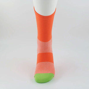 Chaussettes de sport athlétiques OEM personnalisées pour hommes, en tricot élastique, sans couture, en polyester/spandex, pour une performance optimale - Product Image 1