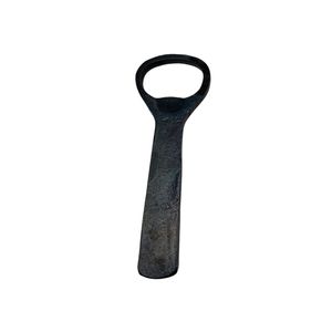 Abridor de botellas de hierro forjado a mano con diseño moderno y elegante, con acabado recubierto, para botellas de vino, ideal para decoración de fiestas y eventos. - Product Image 3