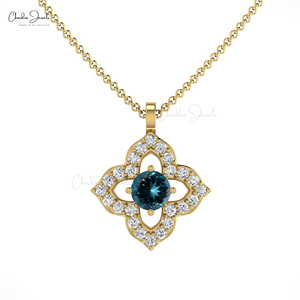 Élégant pendentif fleur en or pur 14 carats avec topaze bleue de Londres taille ronde de 3 mm et halo de diamants, collier cadeau d'anniversaire pour elle - Product Image 1