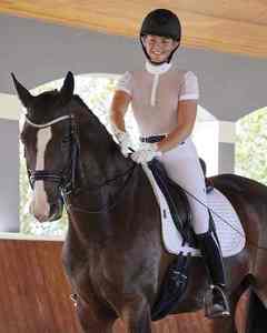 เสื้อขี่ม้าสำหรับผู้หญิงคุณภาพพรีเมียม ระบายอากาศได้ดี ผลิตโดยโรงงาน รับผลิตตามสั่ง สำหรับการแสดงขี่ม้า - Product Image 3