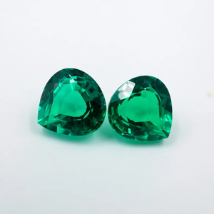 Esmeralda Colombiana Cultivada en Laboratorio, Corte Corazón de 3.90 Quilates, 8x8 mm, Marca HAYAAT GEMS para Joyería - Product Image 4
