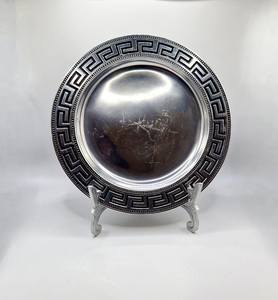 Assiette de Présentation Style Royal Finition Or Antique Vaisselle Décorative pour Événements de Luxe - Product Image 6