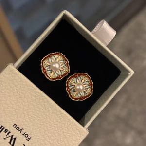 Nouvelles boucles d'oreilles en forme de peinture à l'huile de jardin de Monet de luxe 2024 pour femmes, accessoires d'oreille de style chinois haut de gamme, tempérament explosif - Product Image 3