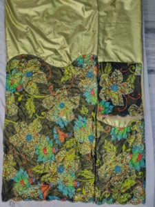 Tela de seda pura George Wrapper nigeriana súper clásica con trabajo de piedras de esmeralda de alta calidad sobre un patrón floral para bodas - Product Image 2