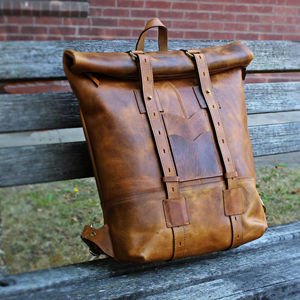 Mochila Impermeable de Piel Vacuna con Cierre Enrollable, Mochila de Viaje para Hombre, Bolsa para Portátil, Mochila de Senderismo, Personalizada LTBP-0106 - Product Image 1