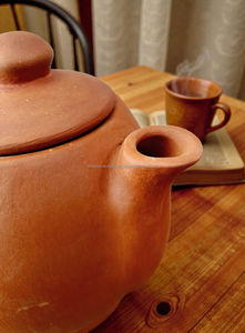 Théière en terre cuite de conception Japandi écologique de 1000 ml, faite à la main, durable, taille personnalisable, rougeâtre, ensembles de thé et de café - Product Image 3