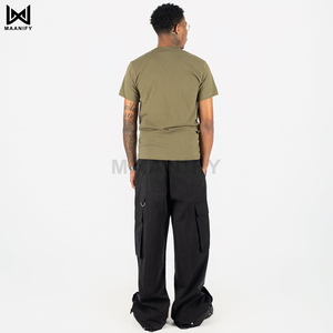 เสื้อยืดโอเวอร์ไซส์สีเขียวมะกอกสุดพิเศษสำหรับผู้ชาย สไตล์สตรีทแวร์ทรงหลวม ผลิตจากผ้าฝ้ายหวี ย้อมสีสำเร็จรูป ขายดี ผลิตโดย MAANIFY - Product Image 2