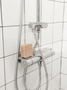 Savon Nettoyant Doux Végétalien pour Peaux Sensibles et à Tendance Acnéique - Product Image 1