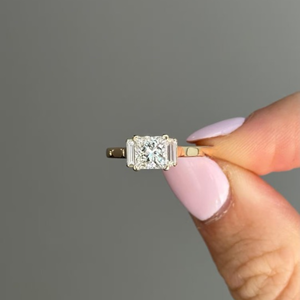 Anillo de Compromiso con Diamante Corte Princesa, Chapado en Oro de 14K, Certificado IGI, Joyería Clásica de Lujo para Mujer - Product Image 1