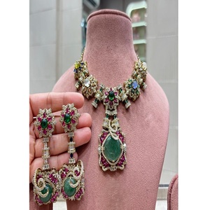 Conjunto de Collar y Aretes de Moissanita Chapados en Oro de Latón de Primera Calidad para Mujer, Regalo de Boda, Colección para Fiestas - Product Image 1