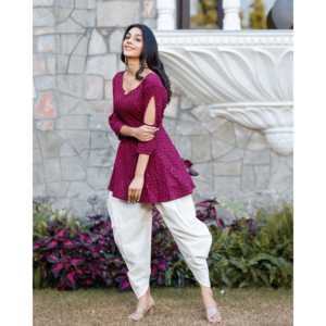 ชุดเดรสทรงเปปลัมไซส์ XS พร้อมเสื้อแขนสามส่วน สวมใส่สบายและมีสไตล์ ชุดประจำชาติอินเดีย - Product Image 4