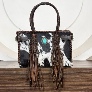 Bolso Tote de Cuero Vacuno Genuino Hecho a Mano de Primera Calidad con Flecos, Asas Trenzadas y Borlas para Mujer - Product Image 4