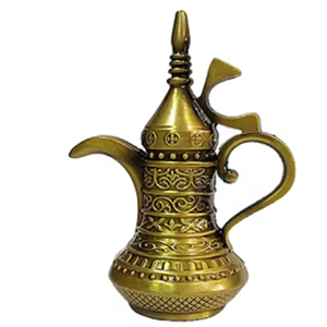 Dallah dorada pulida y radiante que destaca con una tapa en forma de cúpula bellamente adornada. Disponible a precio de mayorista. - Product Image 5