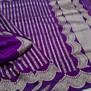 Sari en soie tissé à la main pour femmes - Product Image 1