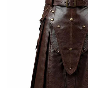 Kilt Utilitario de Cuero Marrón para Hombre, Kilt de Cuero Genuino Hecho a Mano con Bolsillos, Estilo Gótico, Motero y Steampunk - Product Image 3