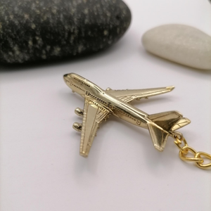 Porte-clés vintage en laiton en forme d'avion, porte-clés d'aviateur, porte-clés d'avion fait main, cadeau de voyage pour pilote, accessoire de collection - Product Image 1