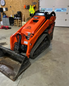 รถตักล้อยางขนาดเล็ก KUBOTA SCL1000 ปี 2025 แบบยืนขับ  ถังตักปรับปรุงใหม่ - Product Image 5