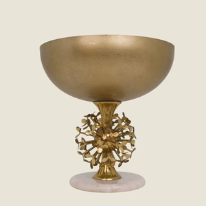 Moderna y Elegante Tazón Decorativa Dorada con Base Esférica Floral 3D, Adorno para el Hogar, Sofisticado Cáliz Metálico Dorado - Product Image 1