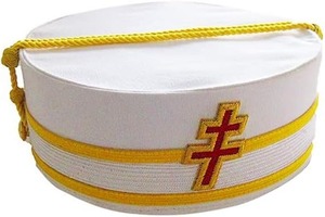 Gorro Ceremonial Masónico del 33º Grado del Rito Escocés SMJ con Cruz Patriarcal, Bordado a Mano con Hilo de Oro - Product Image 6