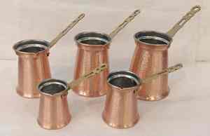 Cafetera Turca de Cobre Puro Hecha a Mano de la Mejor Calidad de Bold Blossom, con Asa de Latón, Diseño Moderno y Lujoso, Juego de 2 Piezas, Venta al por Mayor en India - Product Image 3