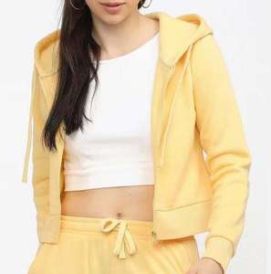 Hoodies Crop Top d'Hiver Style Streetwear avec Logo Frontal, Col à Capuche, Respirant, Polyester/Coton - Product Image 1