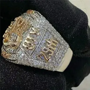 Anillo de Boda para Mujer Tishya con Diamante Moissanita Real de Corte Redondo de 3.30Ct, Chapado en Oro - Product Image 2