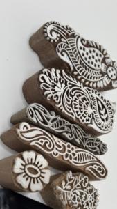 Kit de blocs d'impression au henné en bois faits à la main avec encre et tampon éponge – Tampons de motifs traditionnels Mehndi pour l'artisanat et l'impression textile - Product Image 2