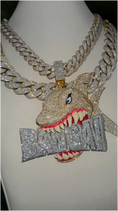 Colgante de Tiburón Hip Hop Personalizado de Moissanita Unisex de Plata de Ley 925 Bañado en Rodio/Oro con Diseño de Letra Iced y Garra - Product Image 4