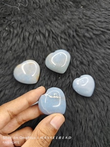 Cœur en Angelite Naturelle Polie, Pierre Semi-Précieuse, Vente en Gros, pour Guérison par les Cristaux, Reiki, Petite Pierre Souple pour la Méditation, Artisanat, Mariage et Amour - Product Image 3
