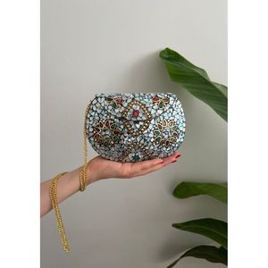Elegante Bolso de Mano de Metal Plateado Antiguo para Mujer, Accesorio de Moda con Cristales para Vestir de Noche, Modelo RR202514920 de RR ENTERPRISES - Product Image 3