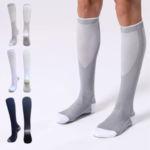 Chaussettes de sport en coton personnalisées pour l'automne, vente en gros, professionnelles, pour la course et le yoga, séchage rapide, hauteur genou, respirantes, écologiques, équipement d'équipe - Product Image 5
