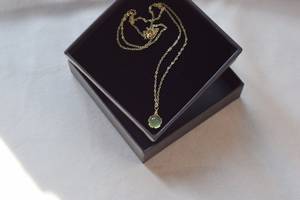 จี้เพรนไนต์สีทองธรรมชาติ สร้อยคอพลอย คริสตัลบำบัด ดีไซน์สวยงาม ประดับด้วยเงินแท้ 925 และทอง 14k - Product Image 4