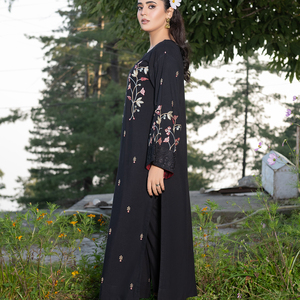 Vente en gros de robes traditionnelles royales bohèmes pakistanaises et indiennes pour femmes, en polyester, avec dentelle et motifs brodés, longueur genou - Product Image 3