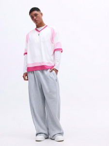 เสื้อฟุตบอลอเมริกันคุณภาพสูงแบบ OEM ปักโลโก้ด้วยเพชรเทียม ผ้าตาข่าย ทรงโอเวอร์ไซส์ ยูนิเซ็กส์ สไตล์ฮิปฮอป ผู้ผลิตเสื้อฟุตบอล - Product Image 3