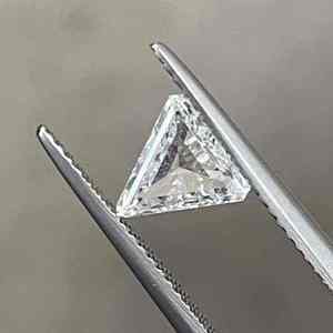 High Quality IGI Certified Loose Lab Grown Diamond F VVS Laser <b>Drilled</b> Trillion Triangle Cut Excellent Clarity <b>Jewelry</b> Making - Product Image 2