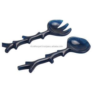 Serveurs à salade en polyrésine aqua poli moderne haut de gamme outil de remuage vert menthe artisanal avec motif tourbillon pour les mariages à la maison - Product Image 1