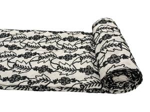 Tissu en coton blanc tissé élégant, respirant et léger, très demandé pour les saris et kurtis pour filles, disponible au prix d'usine en Inde - Product Image 3