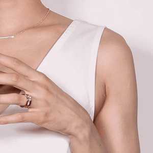 Bague de fiançailles en or 14K 18K avec diamant de laboratoire hexagonal, sertie semi-clos, trois bandes, style Art Déco moderne, bague de déclaration nuptiale, vente en gros - Product Image 4