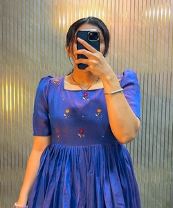 ชุดคุร์ตีผ้าฝ้ายทอมือแฟนซี NC VICHITRA ความยาวปานกลาง สวมใส่ได้ทุกวัน สไตล์ชาติพันธุ์ สีน้ำเงิน - Product Image 3