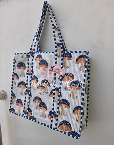 Bolso tote de mujer acolchado de algodón hecho a mano, de color liso, con correas a rayas y borde de acolchado recto, superventas 2026 - Product Image 5