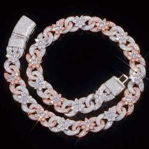 Collier Fleur Unique Plaqué Or Rose, Sertie de Moissanite VVS1, Largeur 15mm, Style Rappeur, avec Chaîne Maille Cubaine Infinie en Argent 925 - Product Image 2