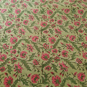 100% pur coton indien Floral main bloc imprimé tissu tissu cour vert carmin poinçon rose pour femmes vêtements garçons filles - Product Image 1
