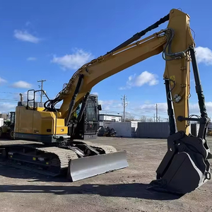 รถขุดตีนตะขาบสำหรับงานอุตสาหกรรม น้ำหนัก 3000 กก. พร้อมโครงสร้างเสริมความแข็งแรงและบุ้งกี๋สำหรับงานหนัก เหมาะสำหรับงานก่อสร้างฐานราก - Product Image 1