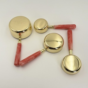 Utensilios de Repostería, Juego de Tazas Medidoras de Acero Inoxidable, Juego de Cuatro Piezas con Mango de Resina, Acabado en Oro PVD, para Cocina, Hotel, Restaurante - Product Image 5