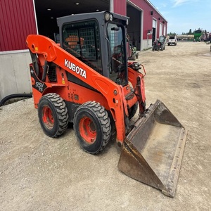 Chargeuse compacte Kubota SSV75 de qualité professionnelle et puissante pour l'aménagement paysager, l'agriculture et la construction - Product Image 2