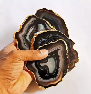 Posavasos de Ágata Negra Natural con Lámina Dorada, Base Irregular de Piedra Semipreciosa para Decoración de Mesa en Hogar, Restaurante y Hotel - Product Image 1