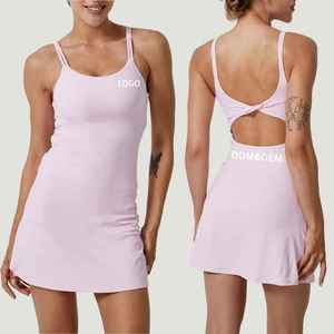 Ropa deportiva duradera de alta calidad diseñada para jugadores profesionales y atletas de clubes, con estilo y comodidad para uniformes de tenis. - Product Image 1